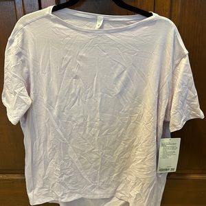 Lululemon Back in Action Short Sleeve in Light Purple